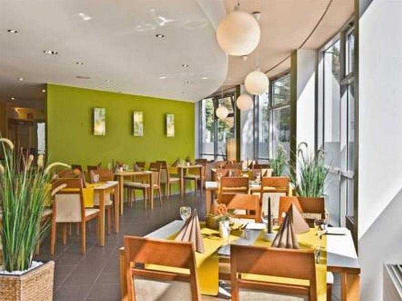 Victor'S Residenz-Hotel Berlin Tegel Ngoại thất bức ảnh