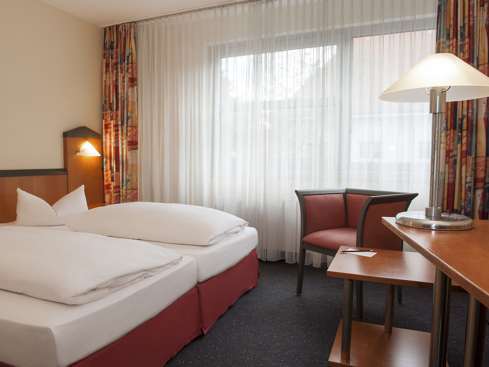 Victor'S Residenz-Hotel Berlin Tegel Ngoại thất bức ảnh