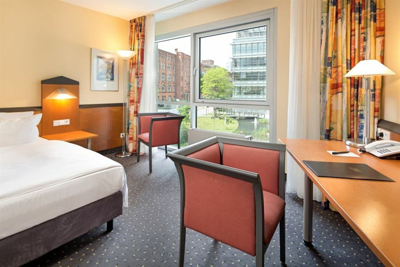 Victor'S Residenz-Hotel Berlin Tegel Ngoại thất bức ảnh